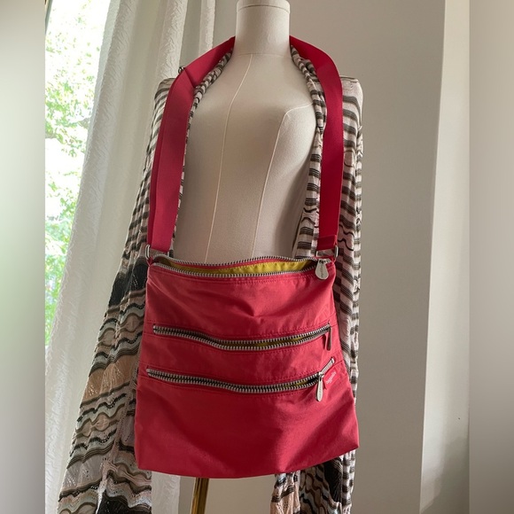 Baggallini Handbags - Baggallini Zippered Washable Crossbody Bag Large Size
